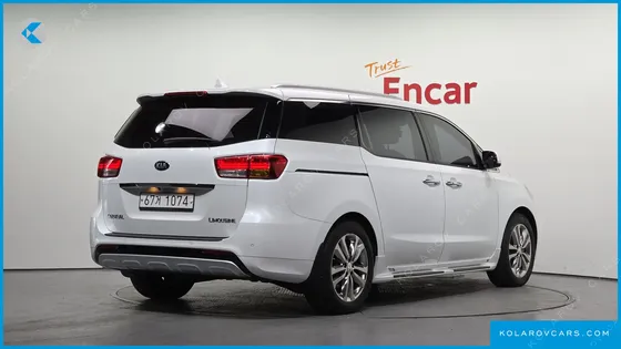 KIA CARNIVAL 7-SEATER LIMOUSINE