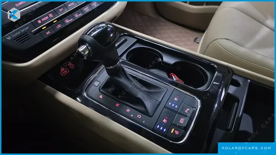 KIA CARNIVAL 7-SEATER LIMOUSINE