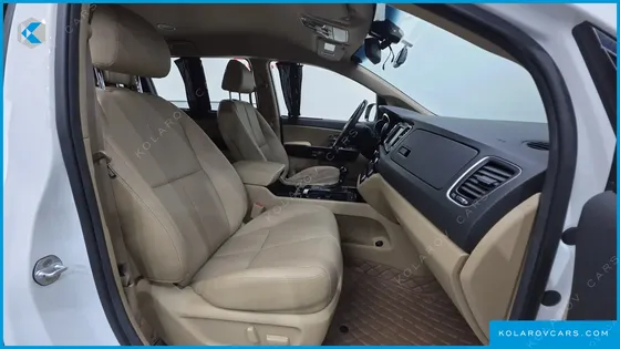KIA CARNIVAL 7-SEATER LIMOUSINE