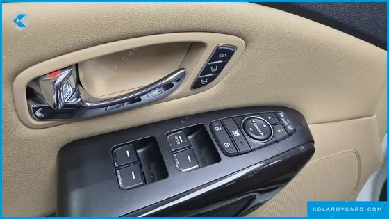 KIA CARNIVAL 7-SEATER LIMOUSINE