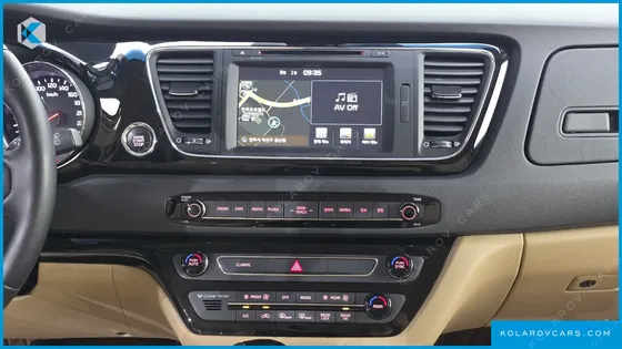 KIA CARNIVAL 7-SEATER LIMOUSINE