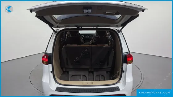KIA CARNIVAL 7-SEATER LIMOUSINE