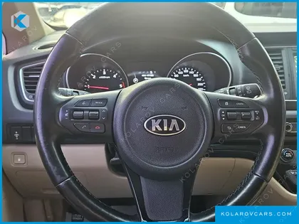KIA CARNIVAL 9-SEATER LUXURY
