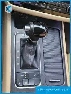 KIA CARNIVAL 9-SEATER LUXURY