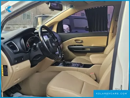 KIA CARNIVAL 9-SEATER LUXURY