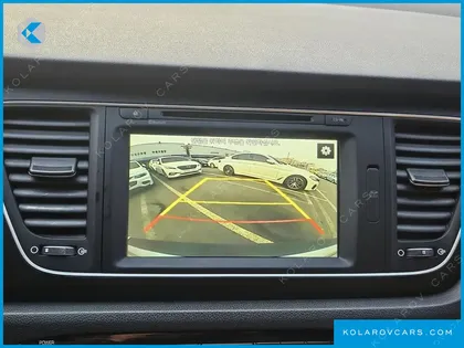 KIA CARNIVAL 9-SEATER LUXURY