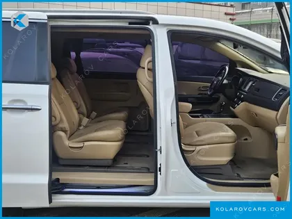 KIA CARNIVAL 9-SEATER LUXURY