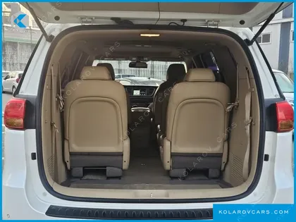 KIA CARNIVAL 9-SEATER LUXURY