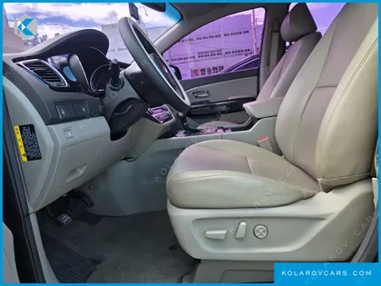 KIA CARNIVAL 9-SEATER PRESTIGE