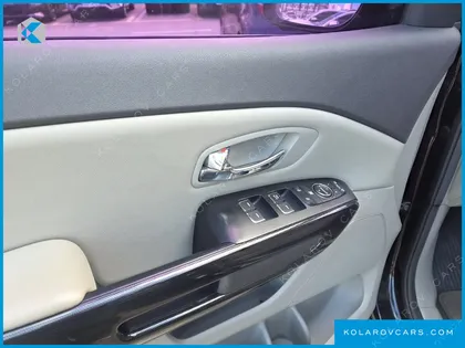 KIA CARNIVAL 9-SEATER PRESTIGE