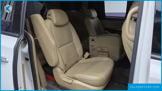KIA CARNIVAL 11-SEATER HI-LIMOUSINE