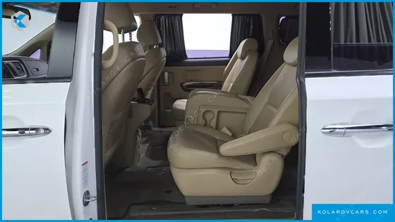 KIA CARNIVAL 11-SEATER HI-LIMOUSINE