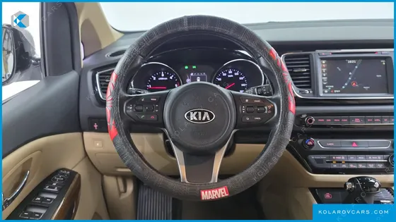 KIA CARNIVAL 11-SEATER HI-LIMOUSINE