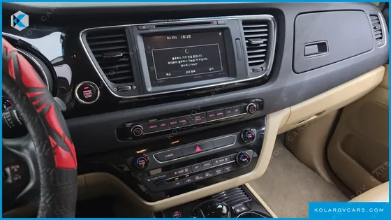 KIA CARNIVAL 11-SEATER HI-LIMOUSINE