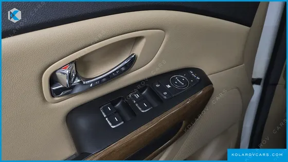 KIA CARNIVAL 11-SEATER HI-LIMOUSINE