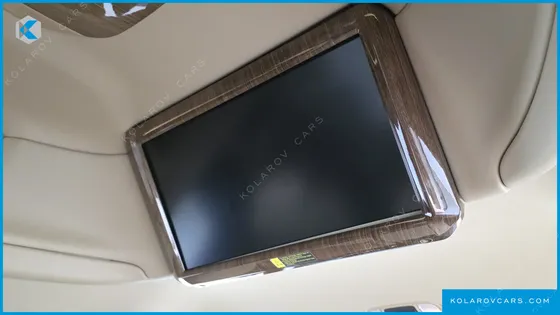 KIA CARNIVAL 11-SEATER HI-LIMOUSINE