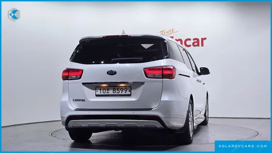 KIA CARNIVAL 9-SEATER NOBLESSE