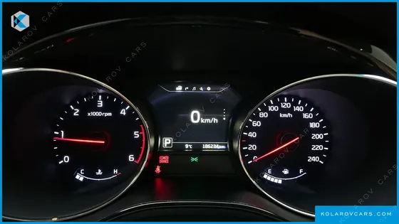 KIA CARNIVAL 9-SEATER NOBLESSE
