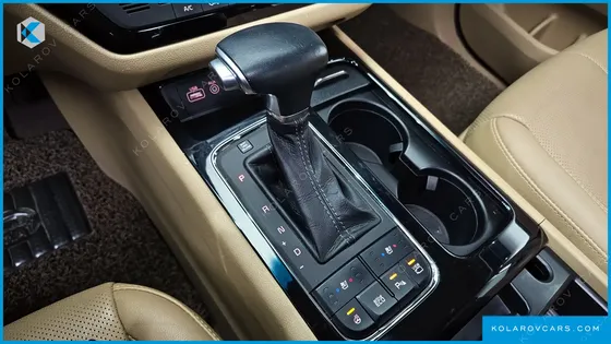 KIA CARNIVAL 9-SEATER NOBLESSE