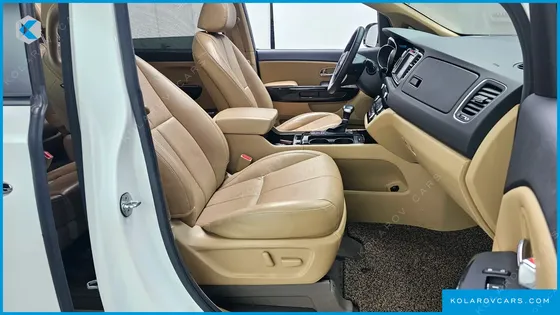 KIA CARNIVAL 9-SEATER NOBLESSE