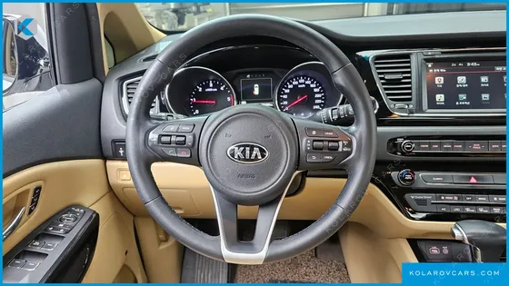 KIA CARNIVAL 9-SEATER NOBLESSE