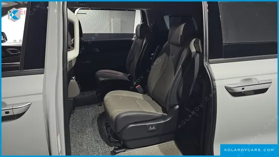 KIA CARNIVAL GASOLINE 9-SEATER GRAVITY