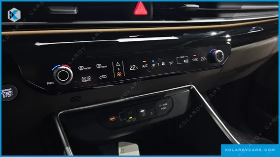 KIA CARNIVAL GASOLINE 9-SEATER GRAVITY