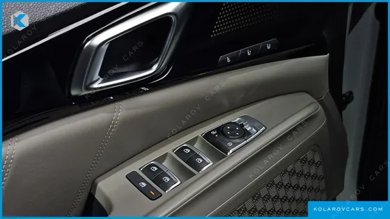 KIA CARNIVAL GASOLINE 9-SEATER GRAVITY