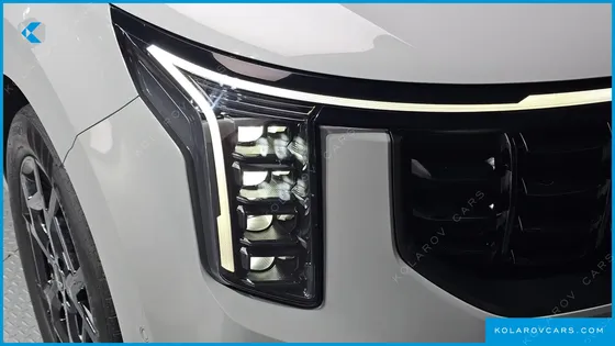 KIA CARNIVAL GASOLINE 9-SEATER GRAVITY
