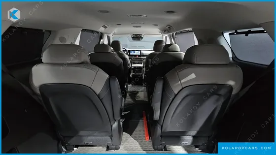 KIA CARNIVAL GASOLINE 9-SEATER GRAVITY