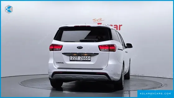 KIA CARNIVAL 9-SEATER PRESTIGE