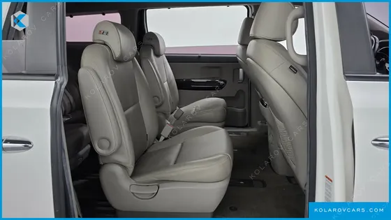 KIA CARNIVAL 9-SEATER PRESTIGE