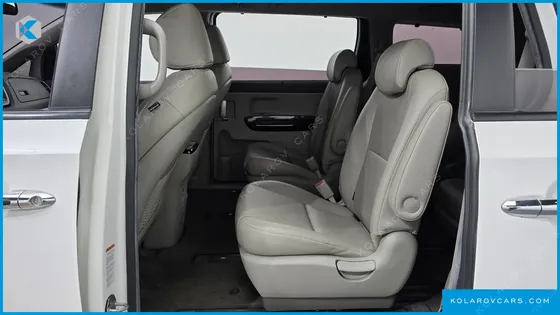 KIA CARNIVAL 9-SEATER PRESTIGE