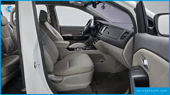 KIA CARNIVAL 9-SEATER PRESTIGE