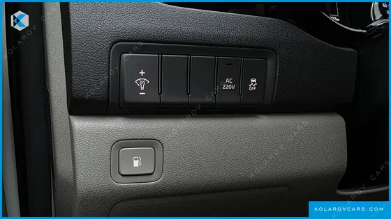 KIA CARNIVAL 9-SEATER PRESTIGE