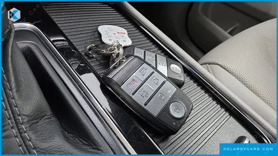 KIA CARNIVAL 9-SEATER PRESTIGE