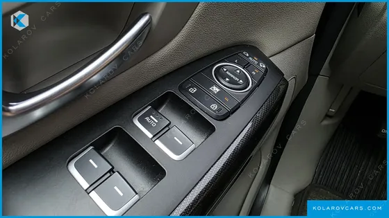 KIA CARNIVAL 9-SEATER PRESTIGE