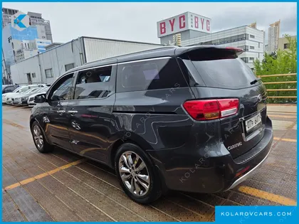 KIA CARNIVAL 9-SEATER NOBLESSE