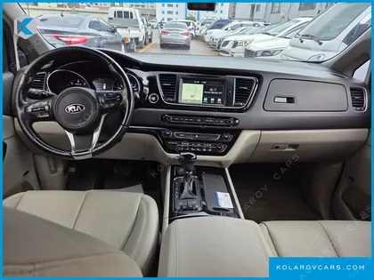 KIA CARNIVAL 9-SEATER NOBLESSE