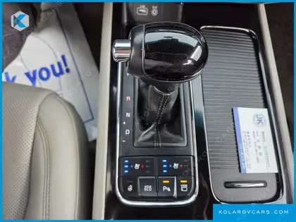 KIA CARNIVAL 9-SEATER NOBLESSE