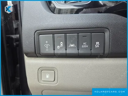 KIA CARNIVAL 9-SEATER NOBLESSE