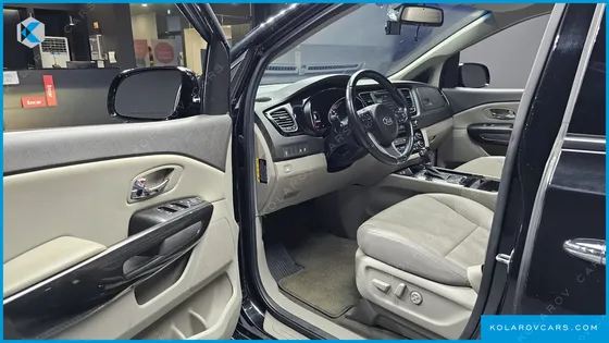KIA CARNIVAL 9-SEATER PRESTIGE