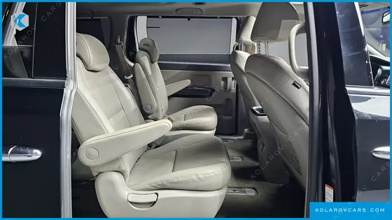 KIA CARNIVAL 9-SEATER PRESTIGE