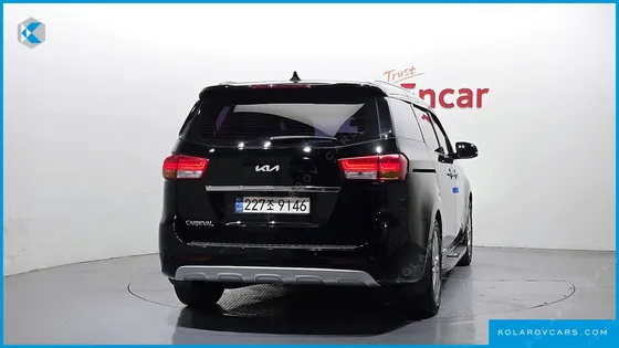 KIA CARNIVAL 9-SEATER PRESTIGE