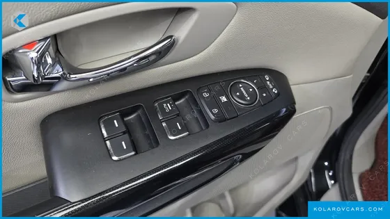KIA CARNIVAL 9-SEATER PRESTIGE