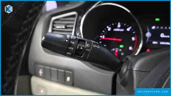 KIA CARNIVAL 9-SEATER PRESTIGE