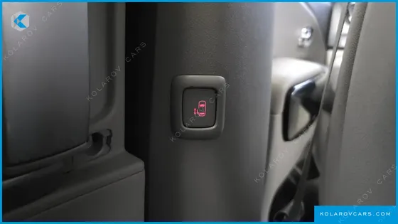 KIA CARNIVAL 9-SEATER PRESTIGE