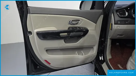KIA CARNIVAL 9-SEATER PRESTIGE