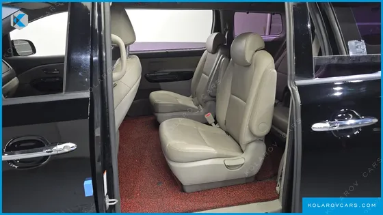KIA CARNIVAL 9-SEATER PRESTIGE