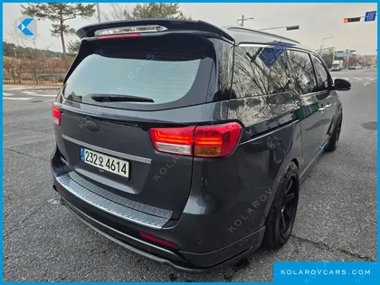 KIA CARNIVAL 9-SEATER NOBLESSE